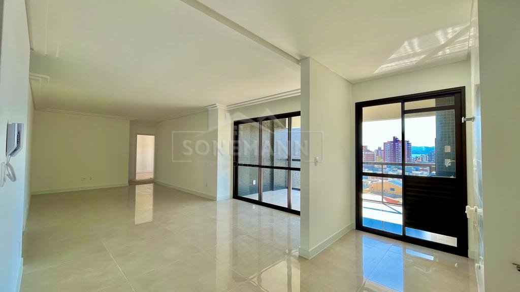 Apartamento à venda com 3 quartos, 123m² - Foto 5