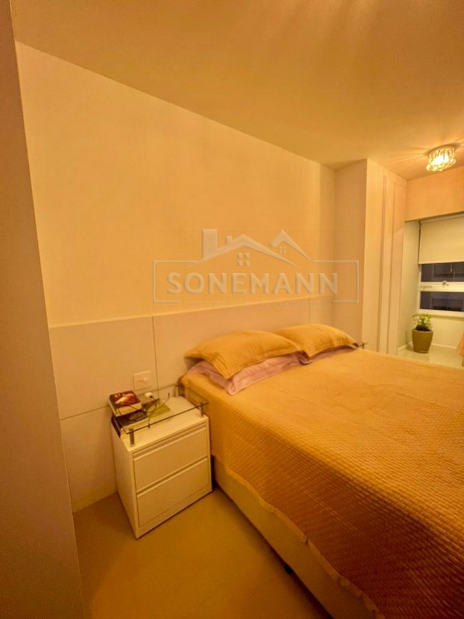 Apartamento à venda com 2 quartos, 67m² - Foto 15