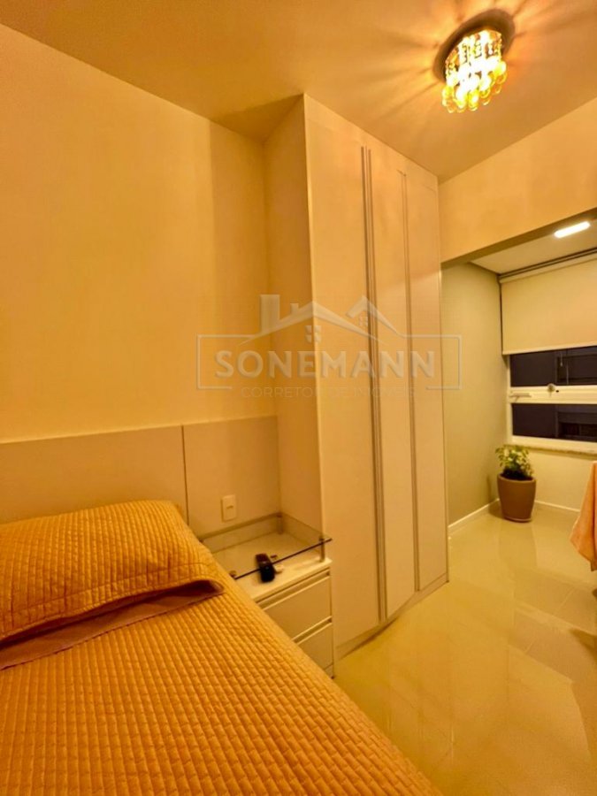 Apartamento à venda com 2 quartos, 67m² - Foto 18