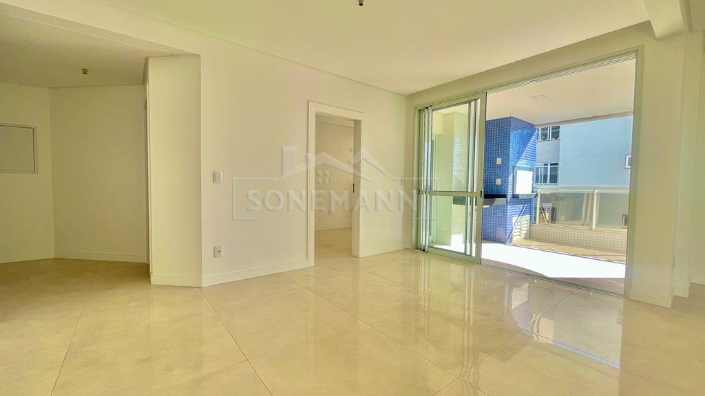 Apartamento à venda com 4 quartos, 155m² - Foto 2