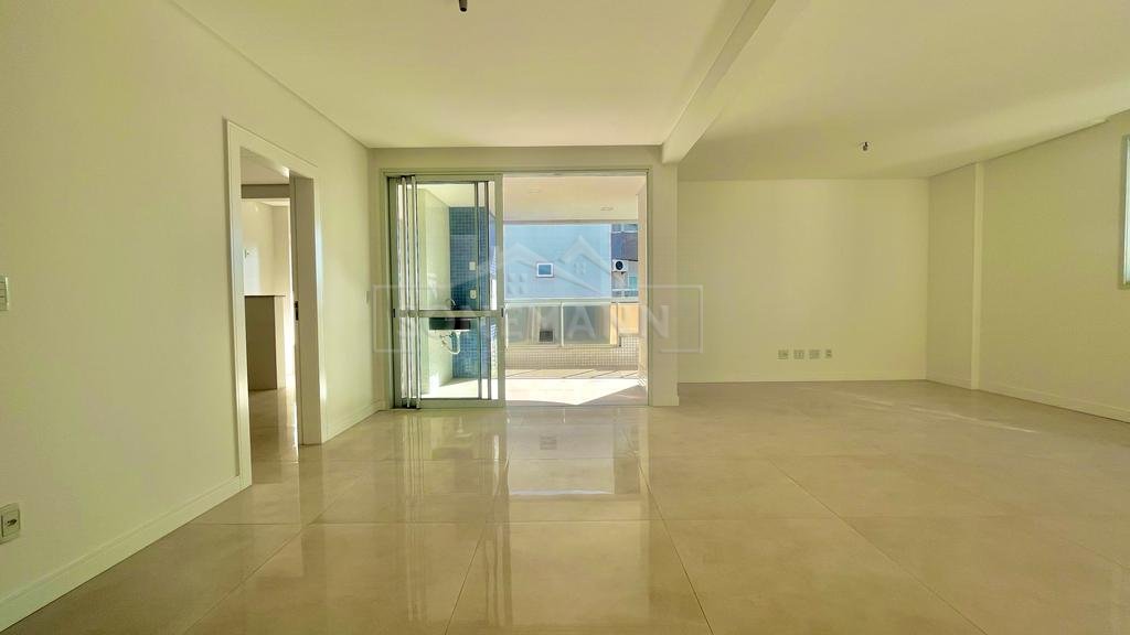 Apartamento à venda com 4 quartos, 155m² - Foto 5