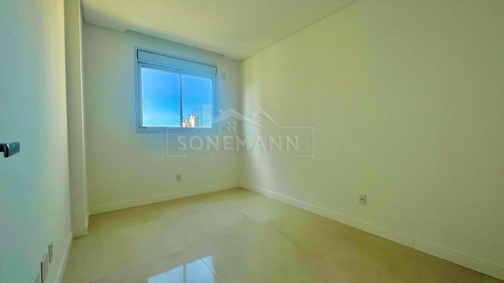 Apartamento à venda com 4 quartos, 155m² - Foto 10