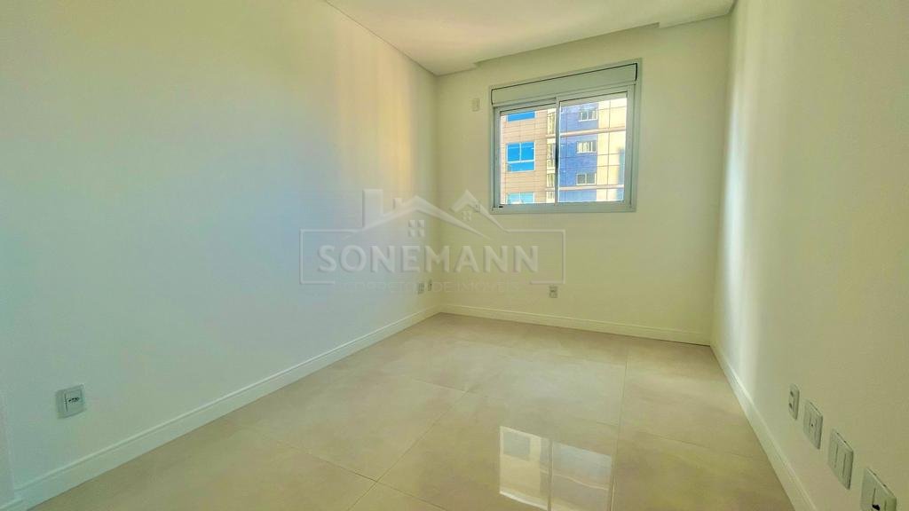 Apartamento à venda com 4 quartos, 155m² - Foto 11