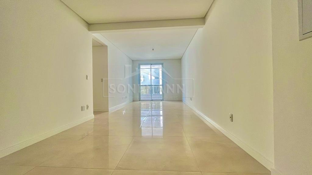 Apartamento à venda com 4 quartos, 150m² - Foto 2