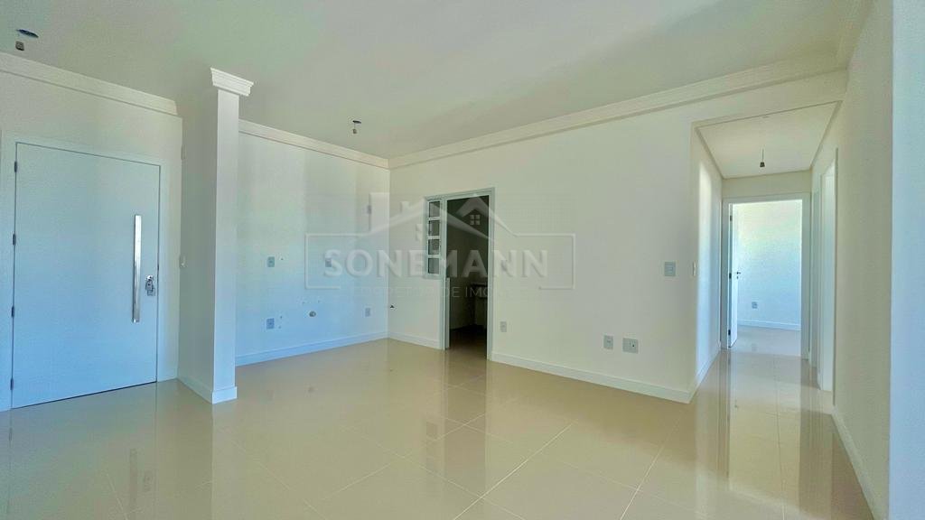 Apartamento à venda com 2 quartos, 84m² - Foto 3