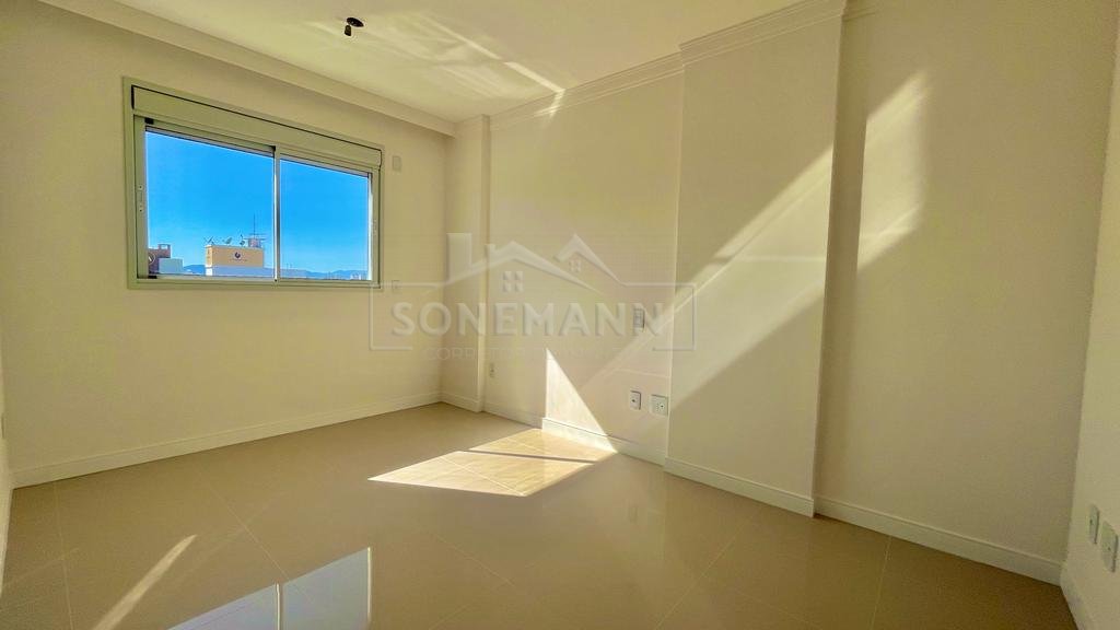 Apartamento à venda com 3 quartos, 110m² - Foto 11