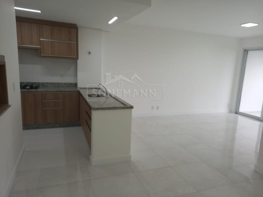 Apartamento à venda com 3 quartos, 106m² - Foto 3