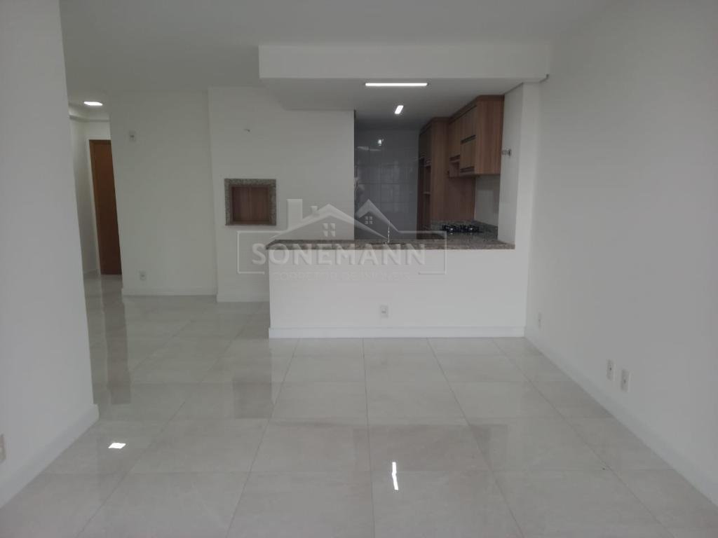 Apartamento à venda com 3 quartos, 106m² - Foto 2