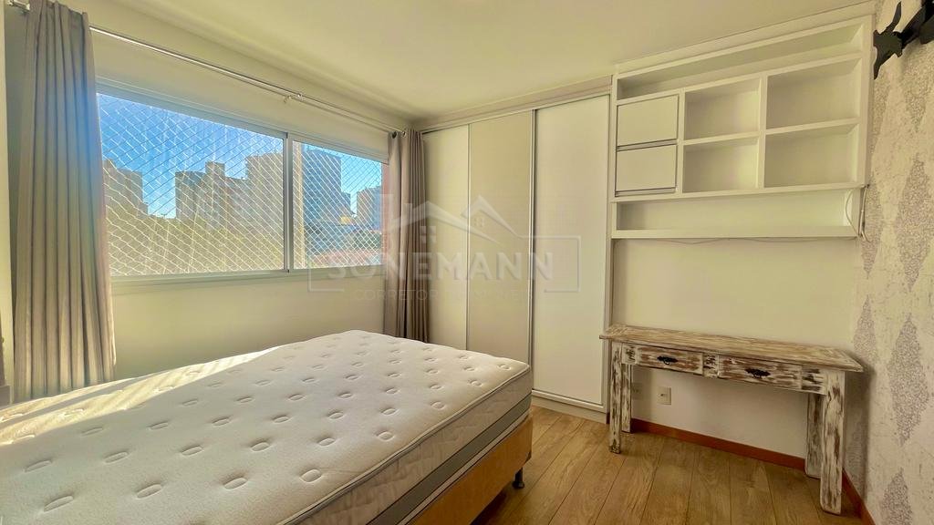 Apartamento à venda com 2 quartos, 75m² - Foto 16