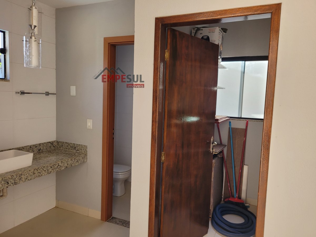 Casa à venda com 3 quartos, 353m² - Foto 10