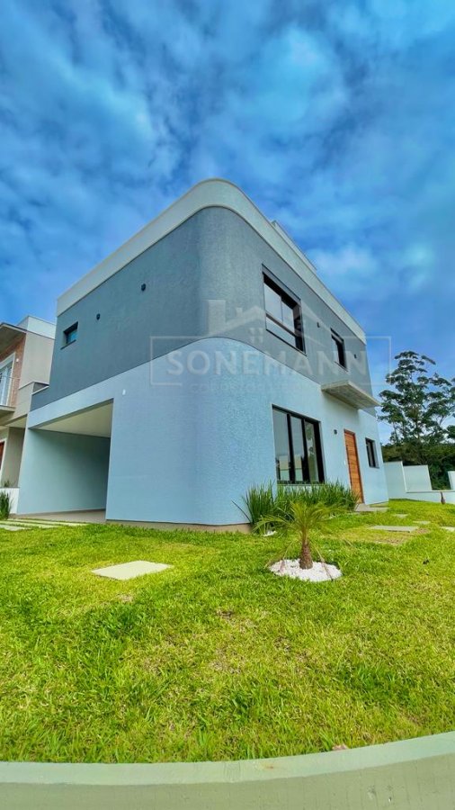 Casa à venda com 3 quartos, 144m² - Foto 1