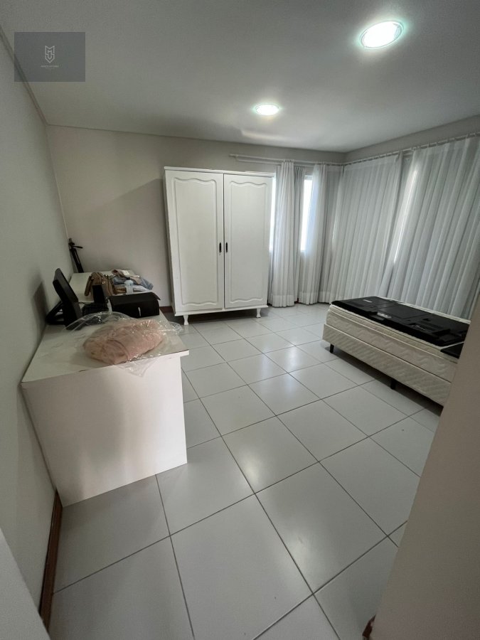 Casa para alugar com 4 quartos, 200m² - Foto 7