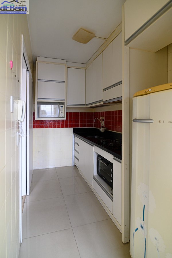 Apartamento à venda com 2 quartos, 65m² - Foto 2